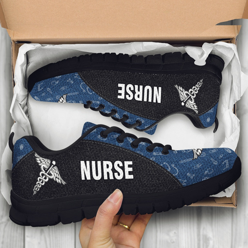 Nurse Heart Pattern Women Flats Shoes Casual Sneakers Summer Air Mesh Lace-up Ladies Nursing Shoes