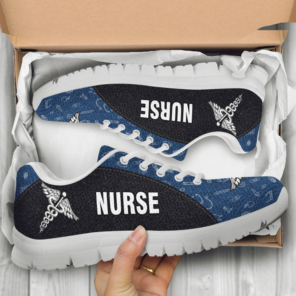 Nurse Heart Pattern Women Flats Shoes Casual Sneakers Summer Air Mesh Lace-up Ladies Nursing Shoes